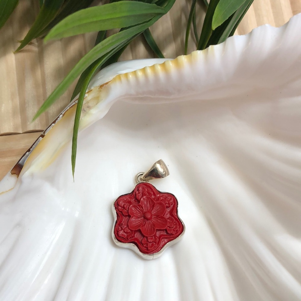 Red flower Charles Albert pendant
